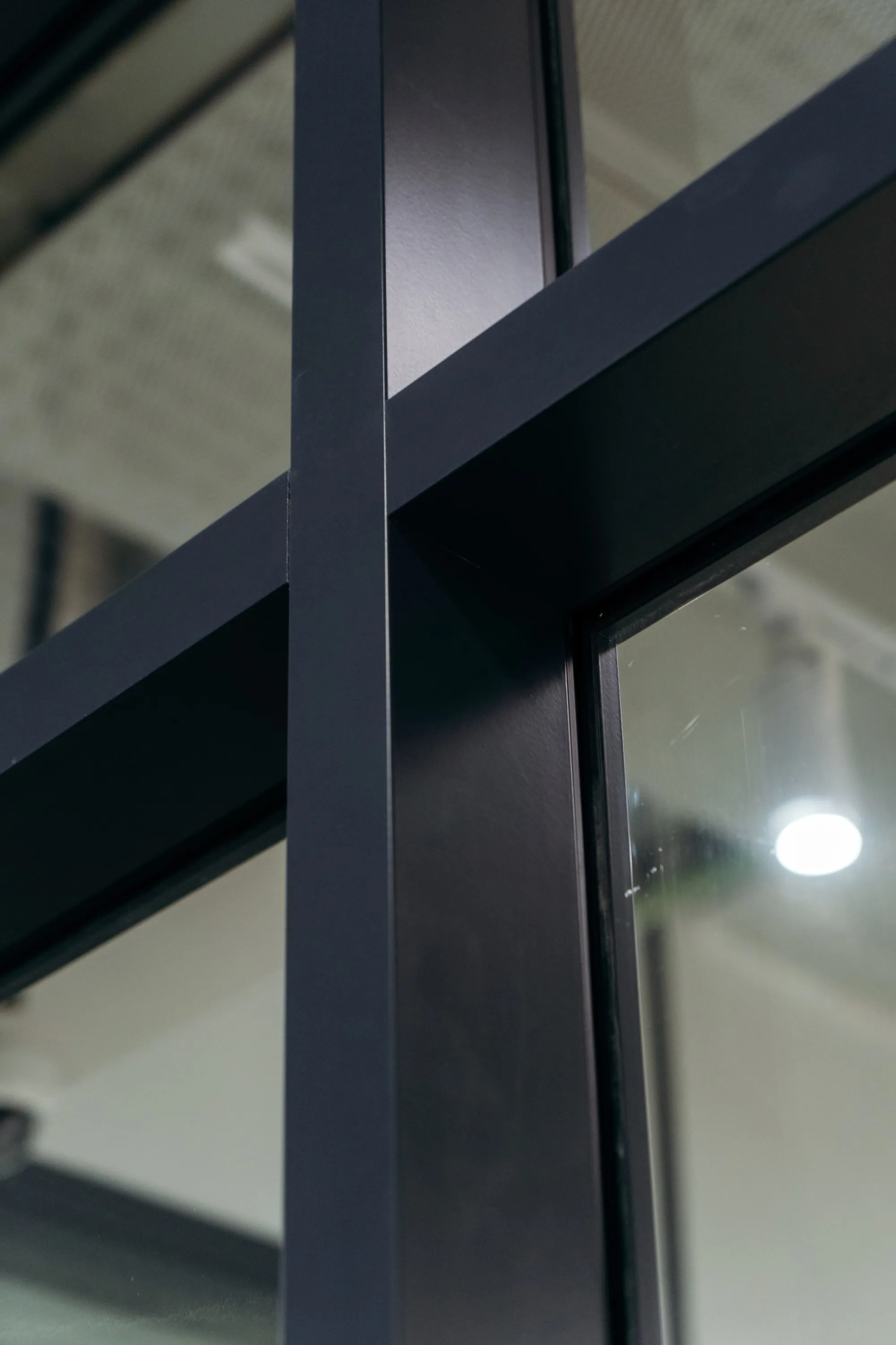 Противопожарные алюминиевые витражи