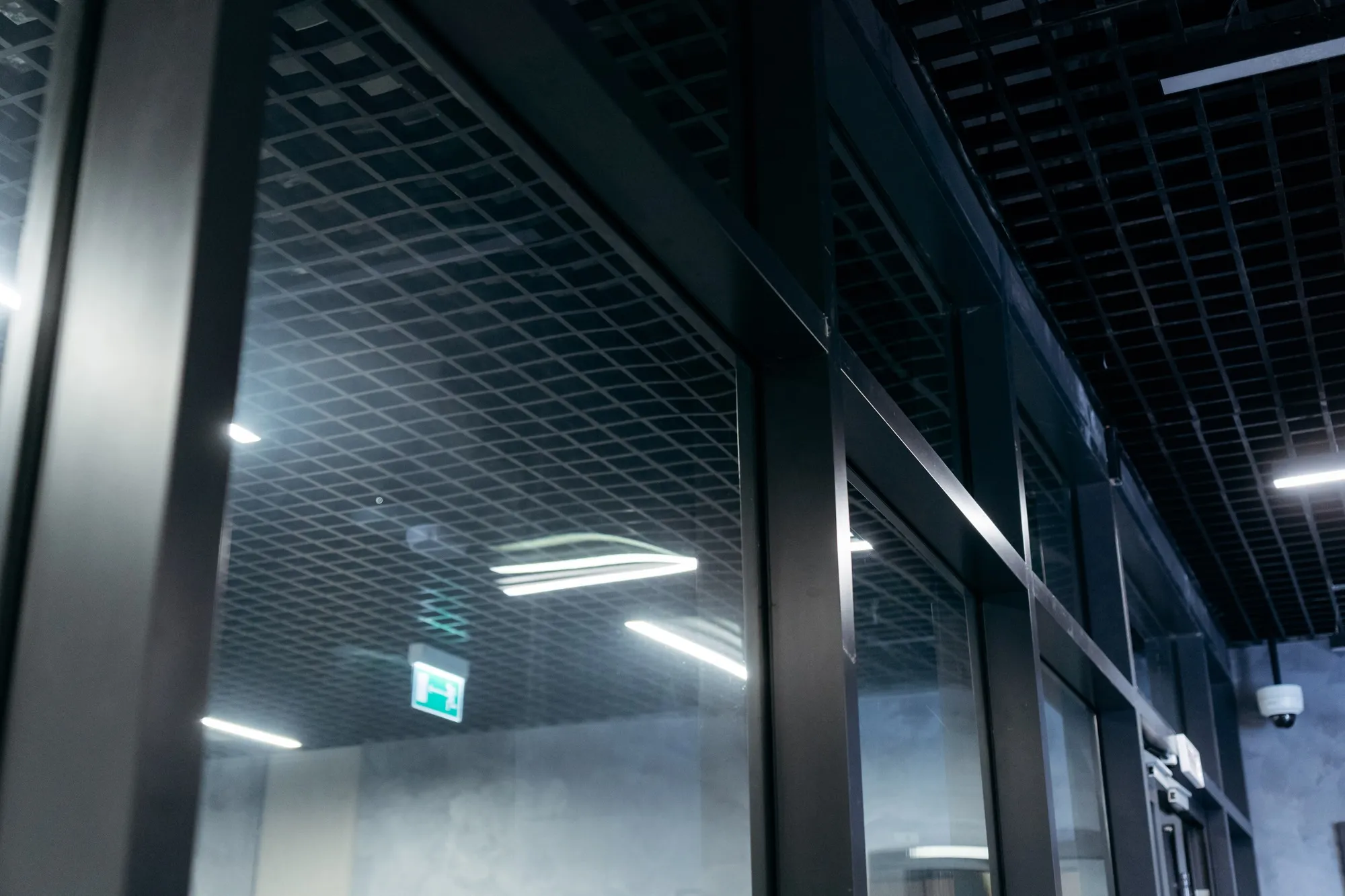 Противопожарные алюминиевые витражи